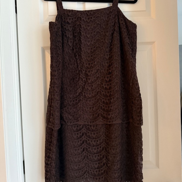 Laurel Brown Scalloped Lace Sleeveless Dress – Elegant & Lined – Size L - Picture 1 of 6